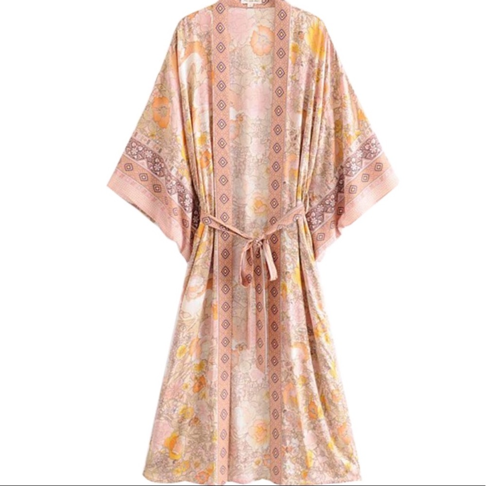 Beautiful kimono style silky top/wrap/robe - Picture 3 of 11